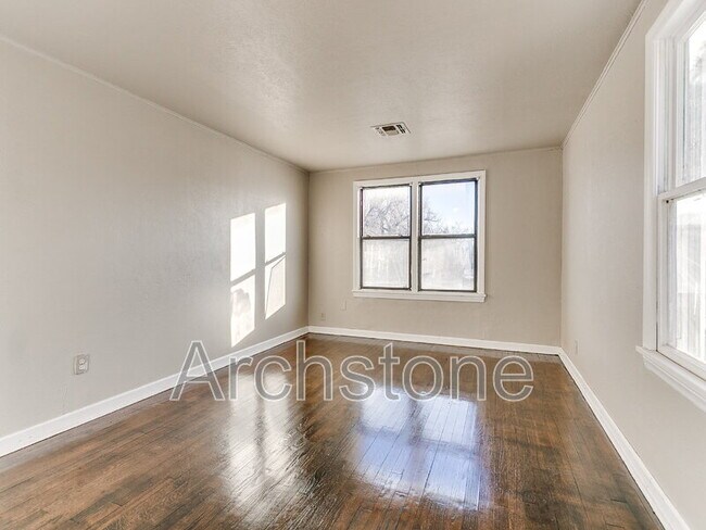 Photo - 1001 NW 100th St
