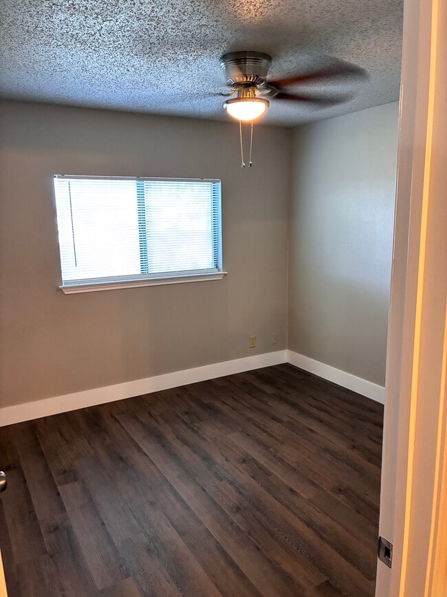 Photo - 7503 Longing Trail