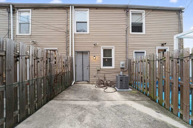 Photo - 1602 Latrobe St