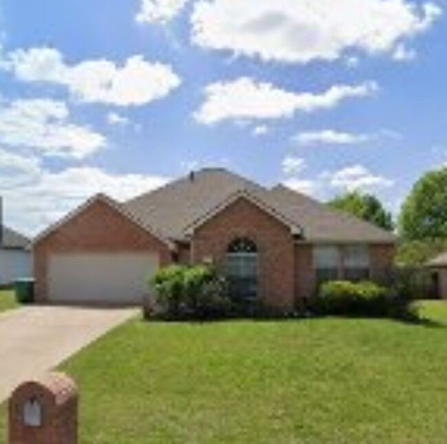 Beautiful 4 bedroom and 3 bath home - Beautiful 4 bedroom and 3 bath home