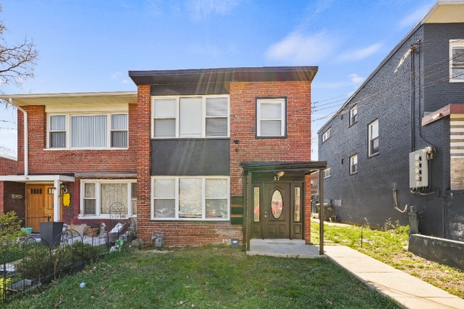 Photo - 57 Victor St NE Unidad #3