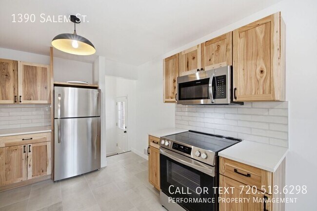 Photo - 1390 Salem St