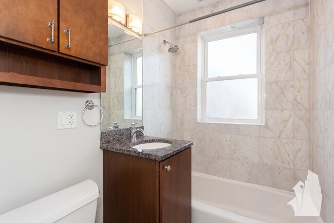 Photo - 3804 North Marshfield-2 Unit 2