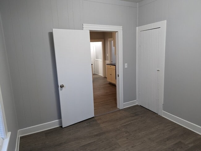 Photo - 105 Rhodes St