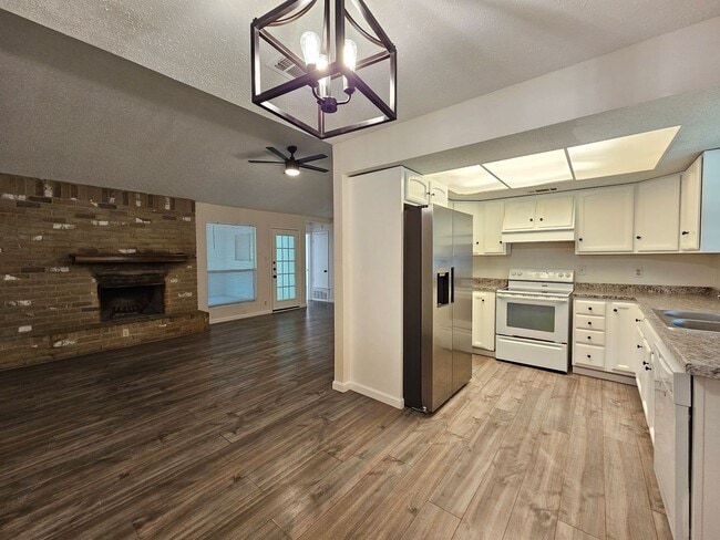 Photo - 1208 Preswick Cir
