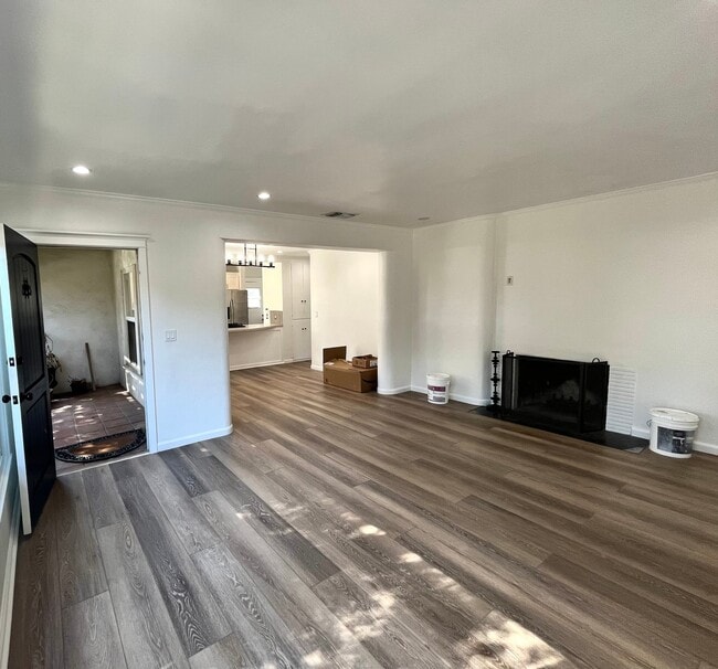 Photo - 5351 Packard St Unidad 5355