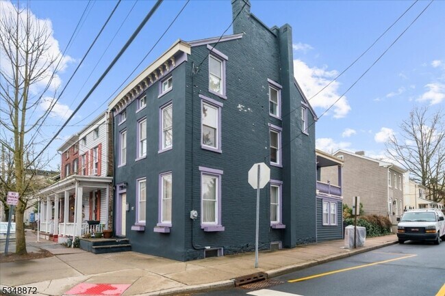 Photo - 97 N Main St