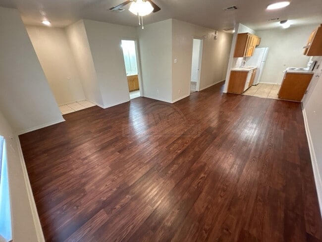 Photo - 912 McDaniel Cir