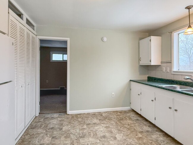 Photo - 2653 W Seneca Turnpike