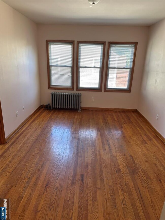 Photo - 142 Rutherford Pl