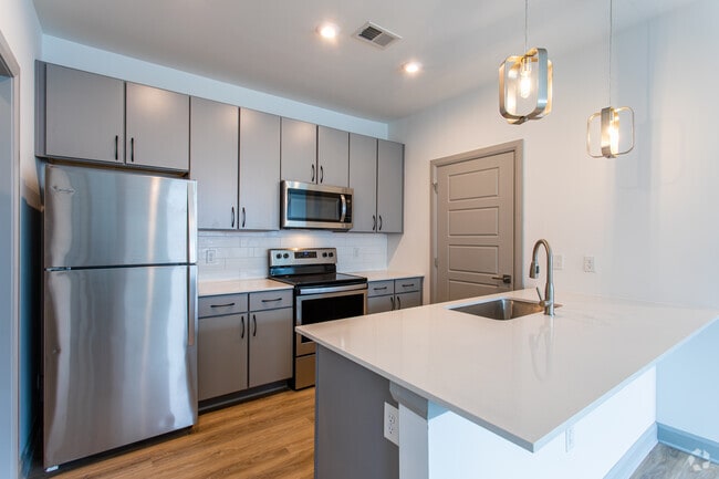 1HAB, 1BA - Robinson