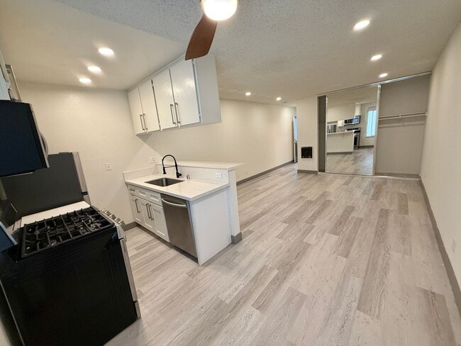 3735 S Canfield Ave Unit 5