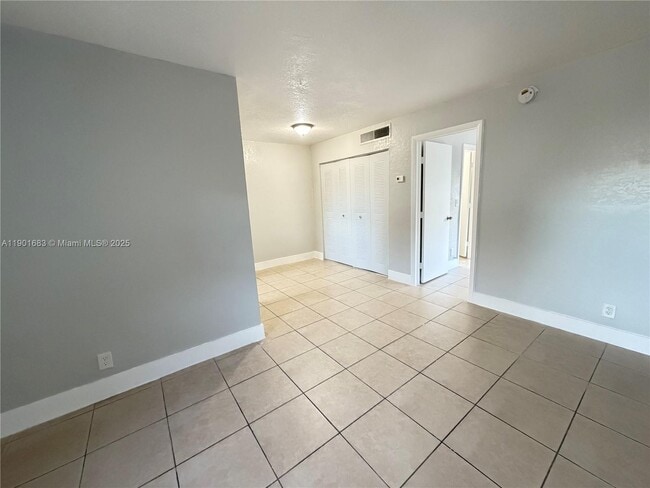 Photo - 2129 Davie Blvd Unidad 135