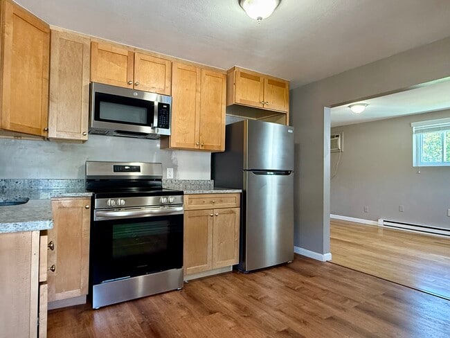 Building Photo - 63 3rd Ave Unit Apt. 3