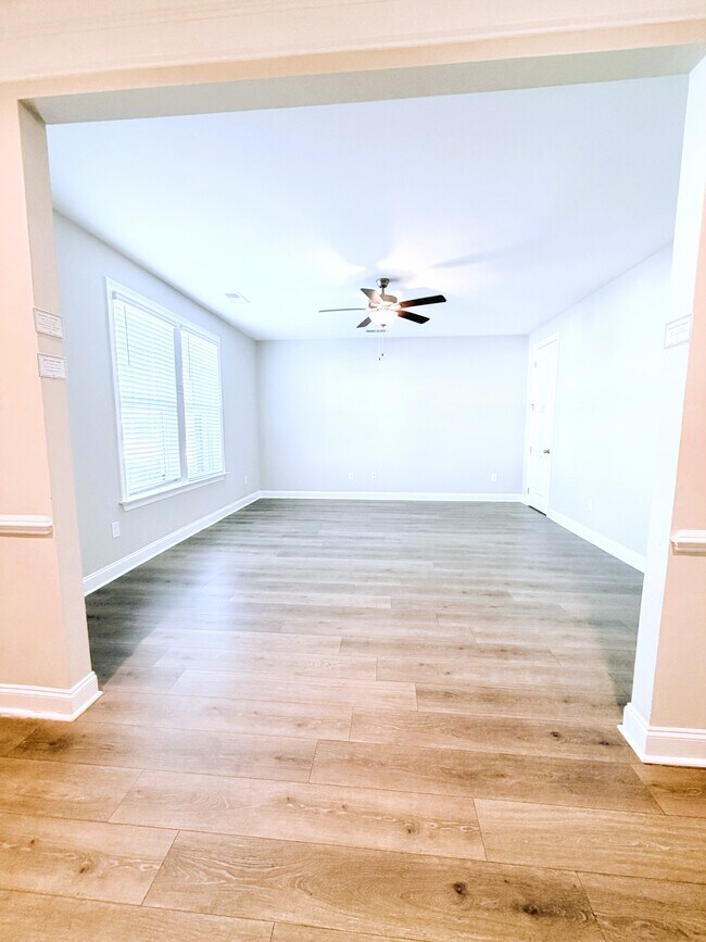 Photo - 939 Haybeck Ln