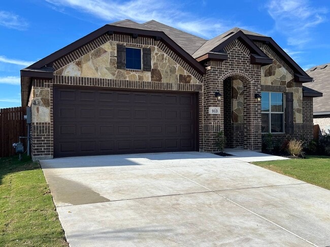 Photo - Gorgeous House for rent in Cleburne !!