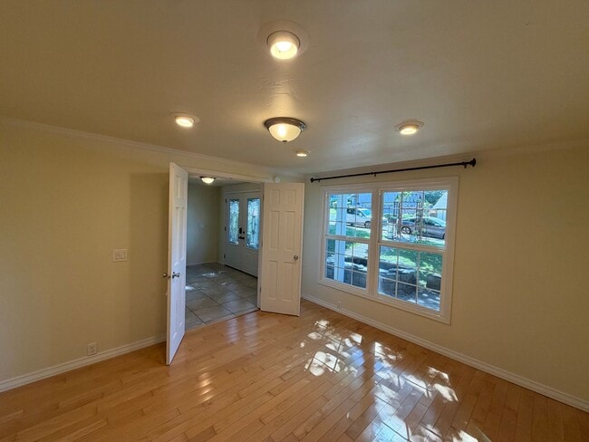 Photo - 2735 Almaden St