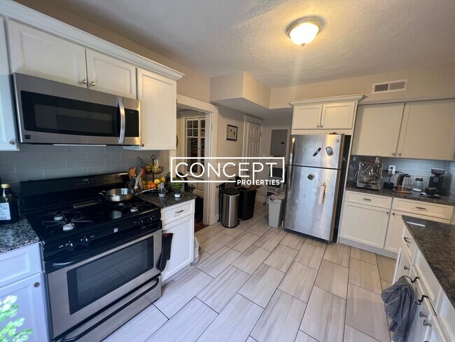 Photo - 26 School St