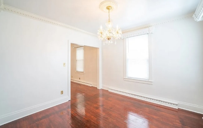 Photo - 935 Somerset Dr