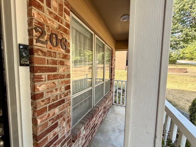 206 Suttle Dr