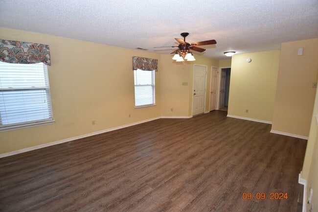 Photo - 3 Bedroom, 2 Full Bath Home in Greenfield