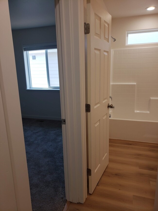 Photo - 712 Schodde Ave