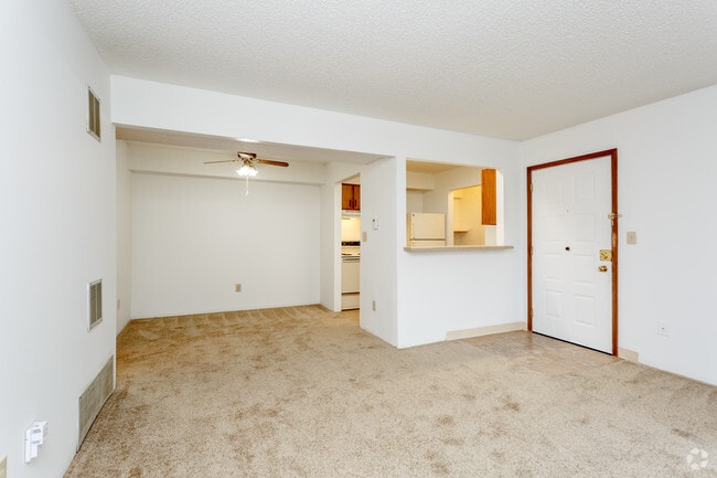 1BR, 1BA - 717 SF