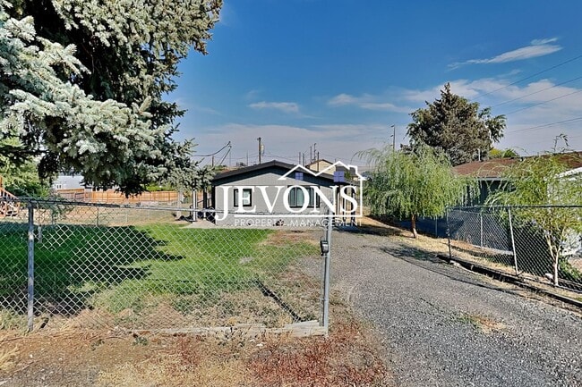 Photo - 503 N 12th St