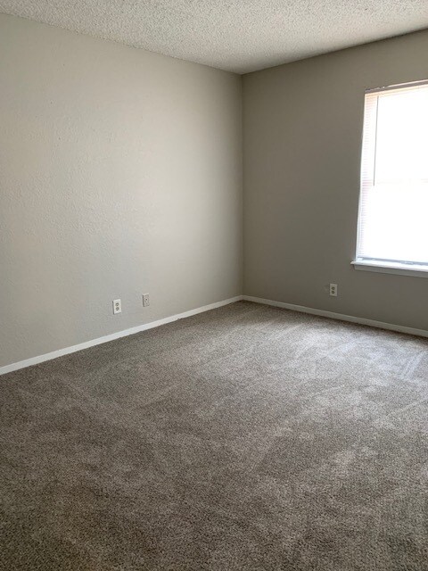 Bedroom - Harbor View Apartments