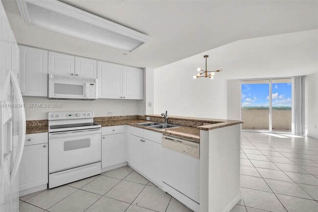 Photo - 19501 W Country Club Dr Unit 2011