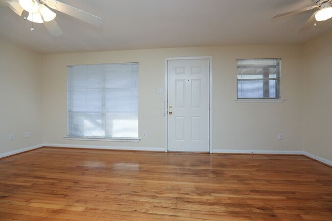 Photo - 1620 Hawthorne St Unit True