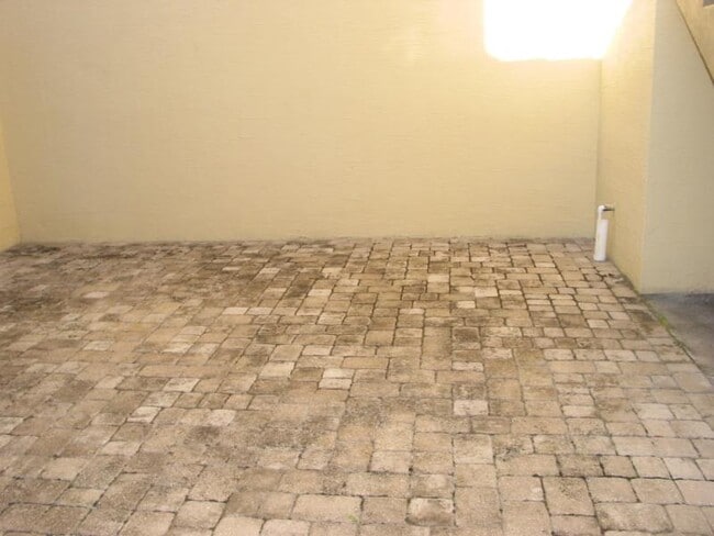 Photo - 539 Hedgewood Dr