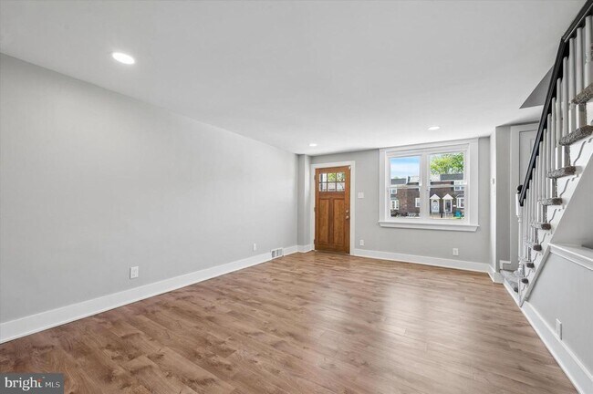 Photo - 306 Pine St
