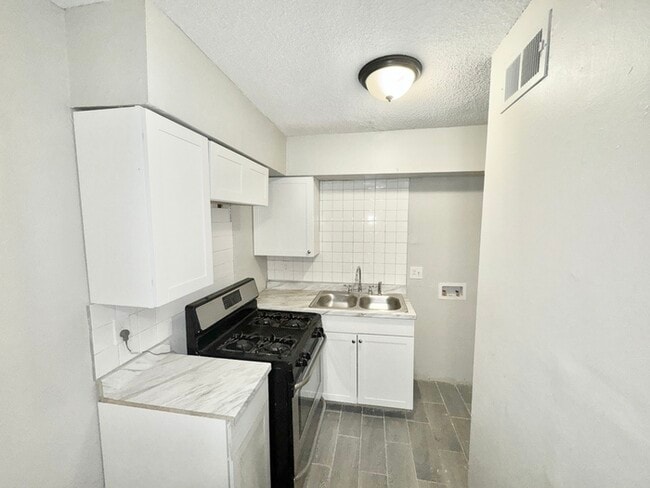 Photo - 139 N Claybrook St