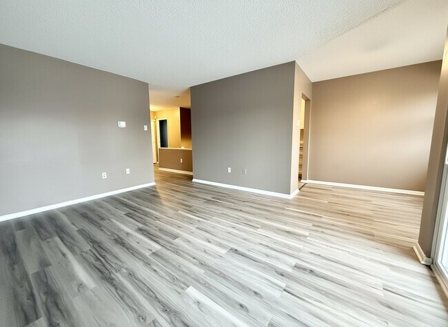 Photo - 214 Meadowview Ln