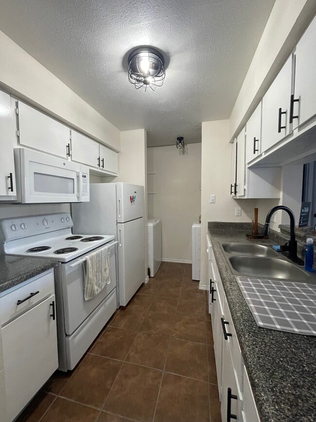 Photo - Shadow Park Apartments