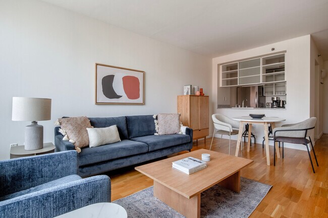 Photo - 180 W 20th St Unit FL12-ID2140