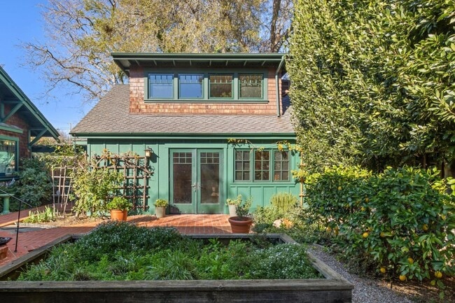 Photo - 1325 Cowper St