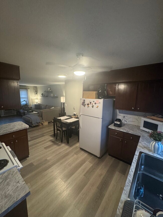 Photo - 227 W Caracas Ave Unit C