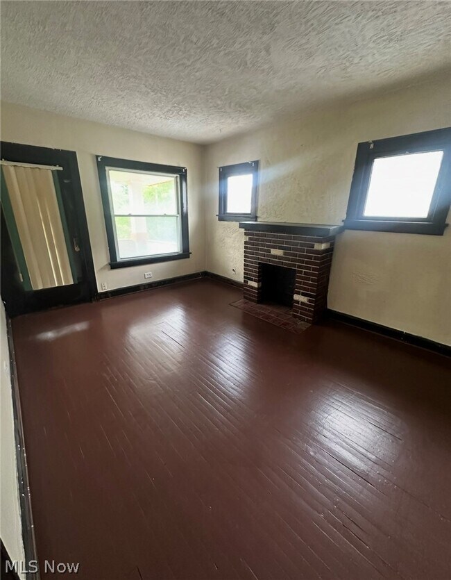 3294 E 105th St Unit UP