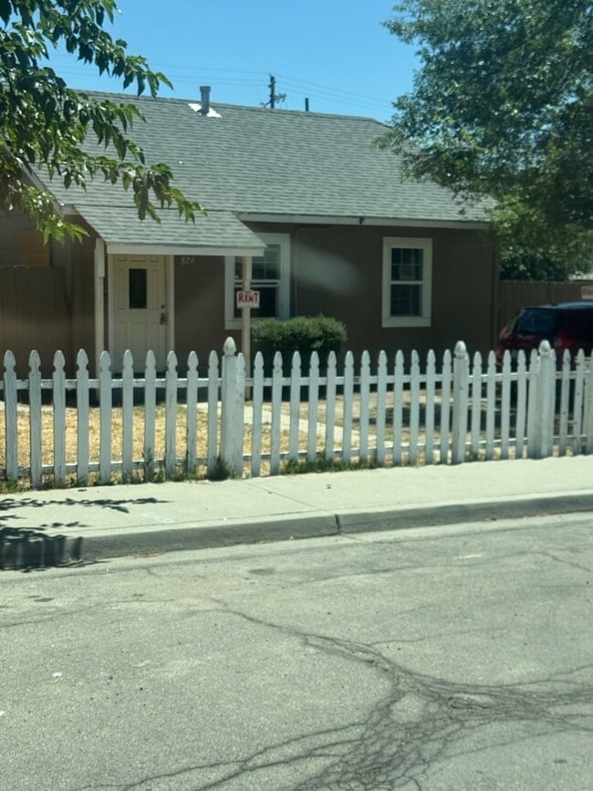 Building Photo - Newly remodel 2 Bedroom on Large lot