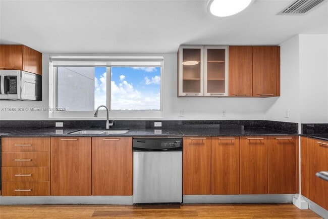 Photo - 1800 N Bayshore Dr Unit 701