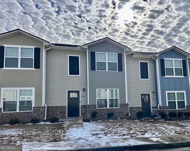 Building Photo - 306 Ashigan St