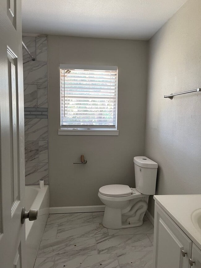 Photo - 2721 Ash Park Dr