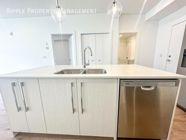 Photo - BRIGHT AND MODERN 2 BEDS/ 2 BATH CONDO Unit 2118