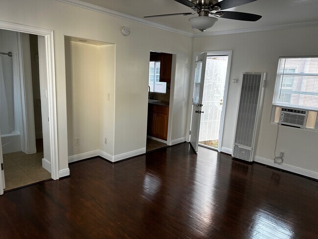 Photo - 1251 E Appleton St Apartments