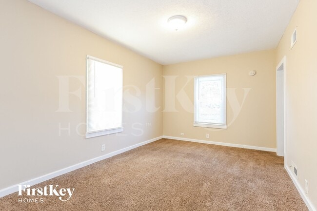 2901 Ezekiel Ave