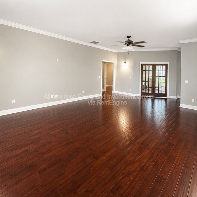 Photo - 598 Emerald Ln