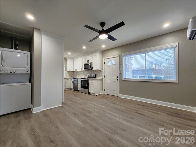 Photo - 96 1/2 Elm St