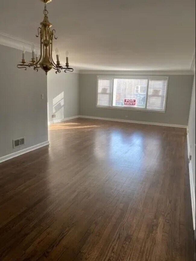 Photo - 2854 W Farragut Ave Unit 1st Floor